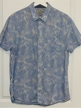 Le Chateau Men’s Button Down Shirt Short Sleeve Slim Fit Blue Floral AOP 17-18